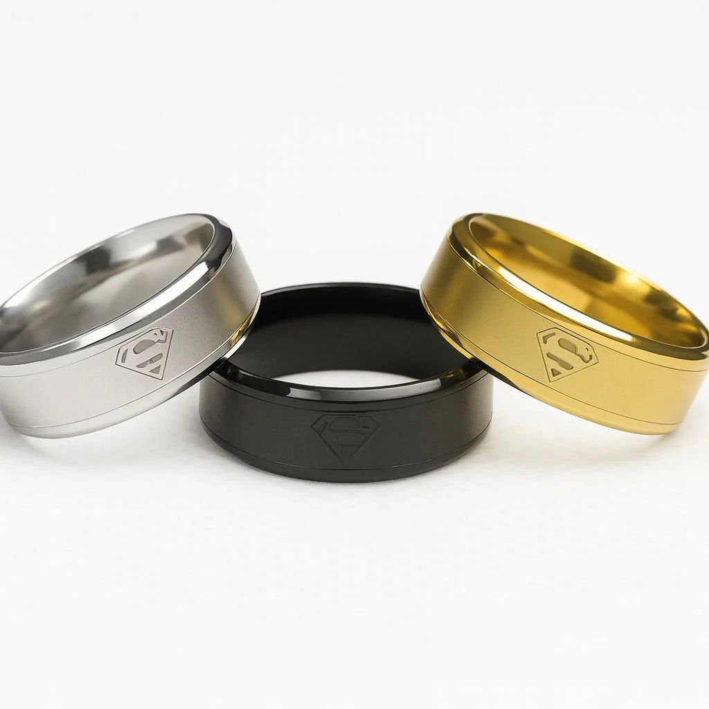 Minimalist Superman Band Ring (golden) - Image 4