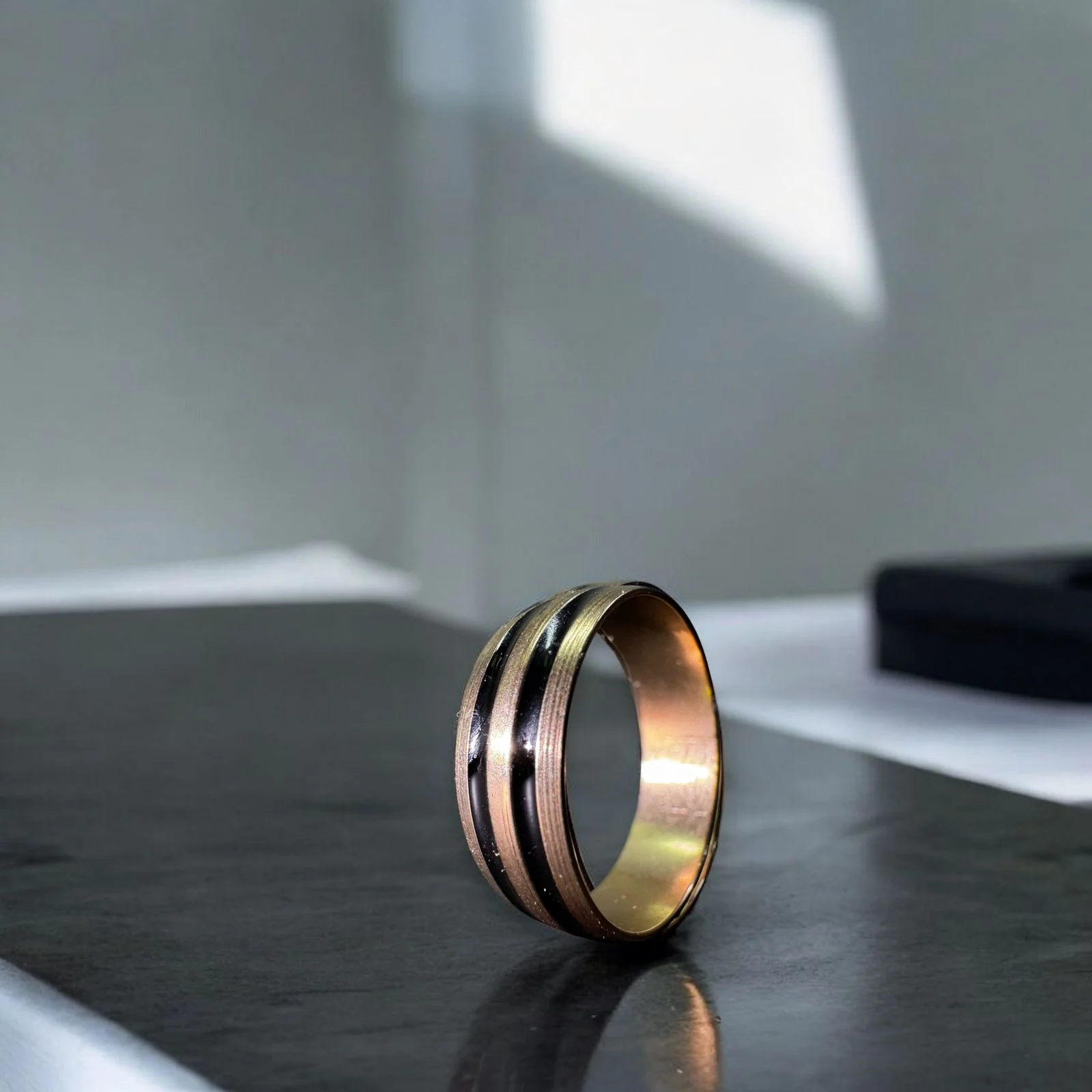 Aurora Dual-Tone Band - Image 2