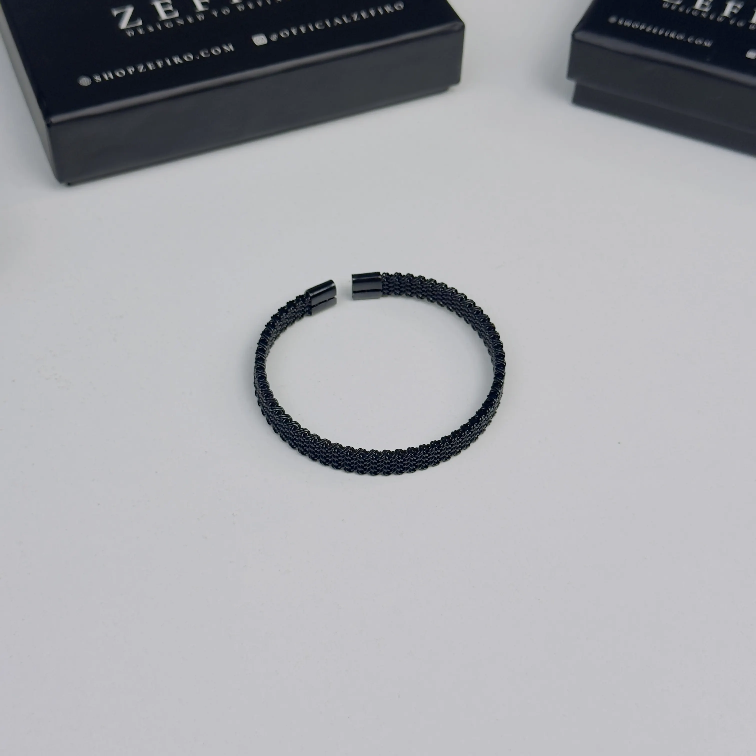 Obsidian Mesh Open Cuff - Image 4