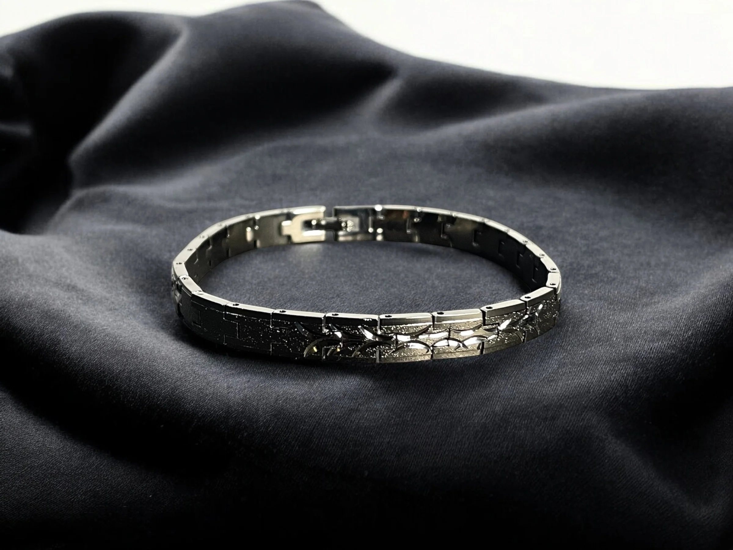 Phantom Link Bracelet (black) - Image 2