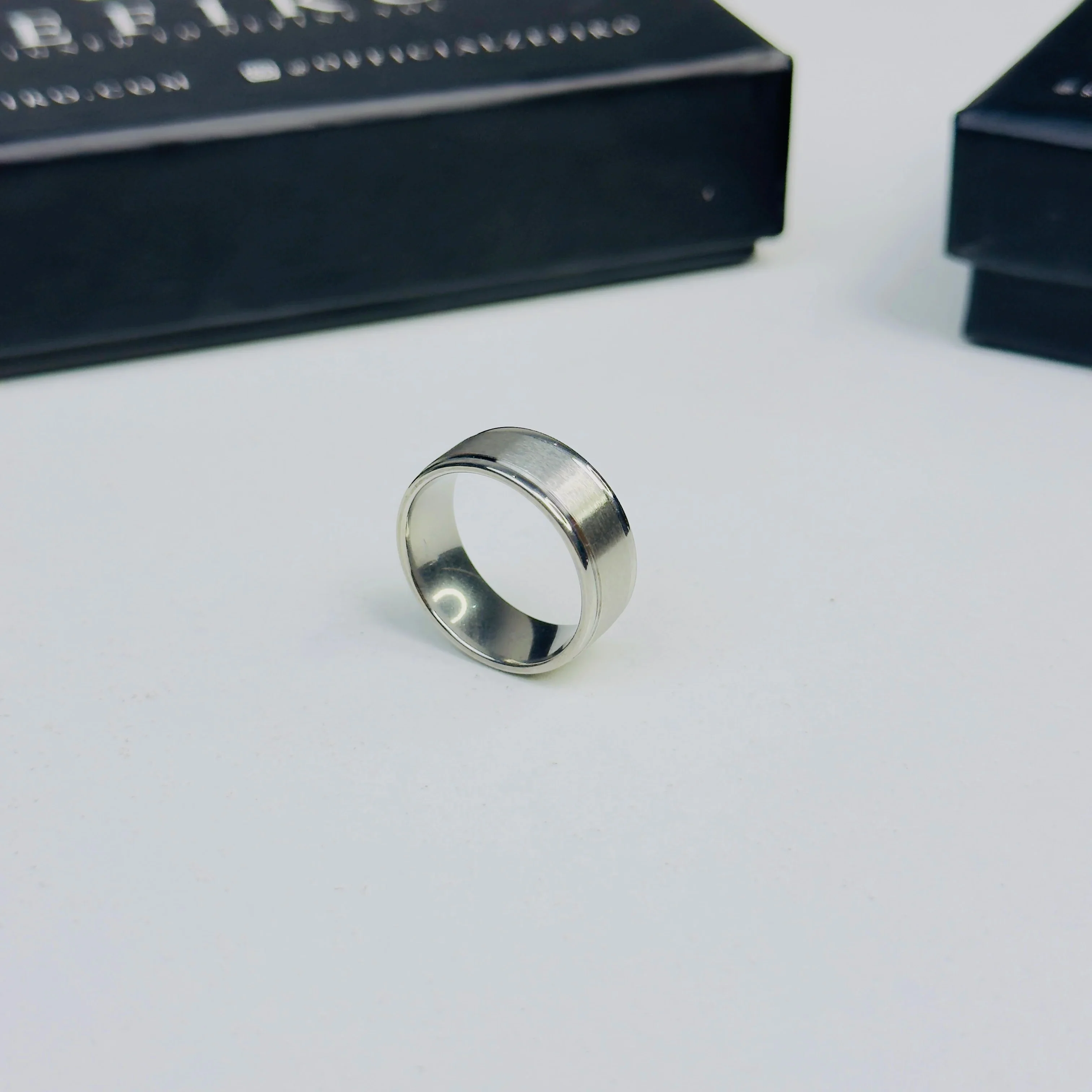 Silver titanium edge ring - Image 2
