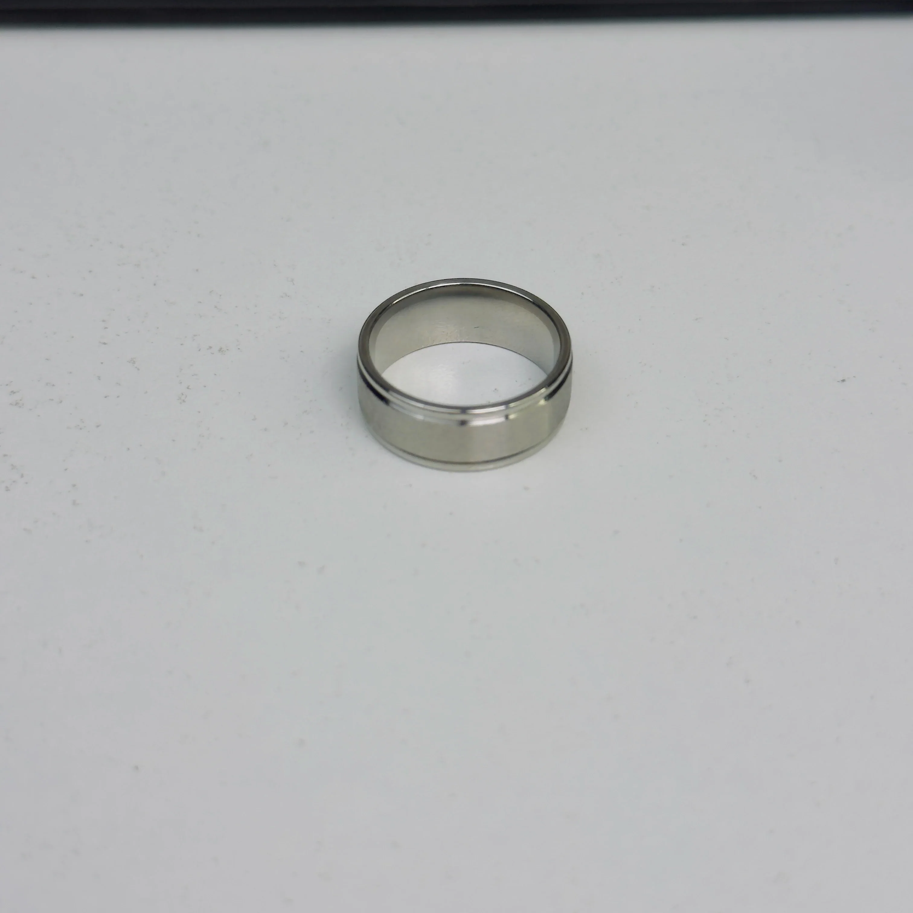 Silver titanium edge ring - Image 3