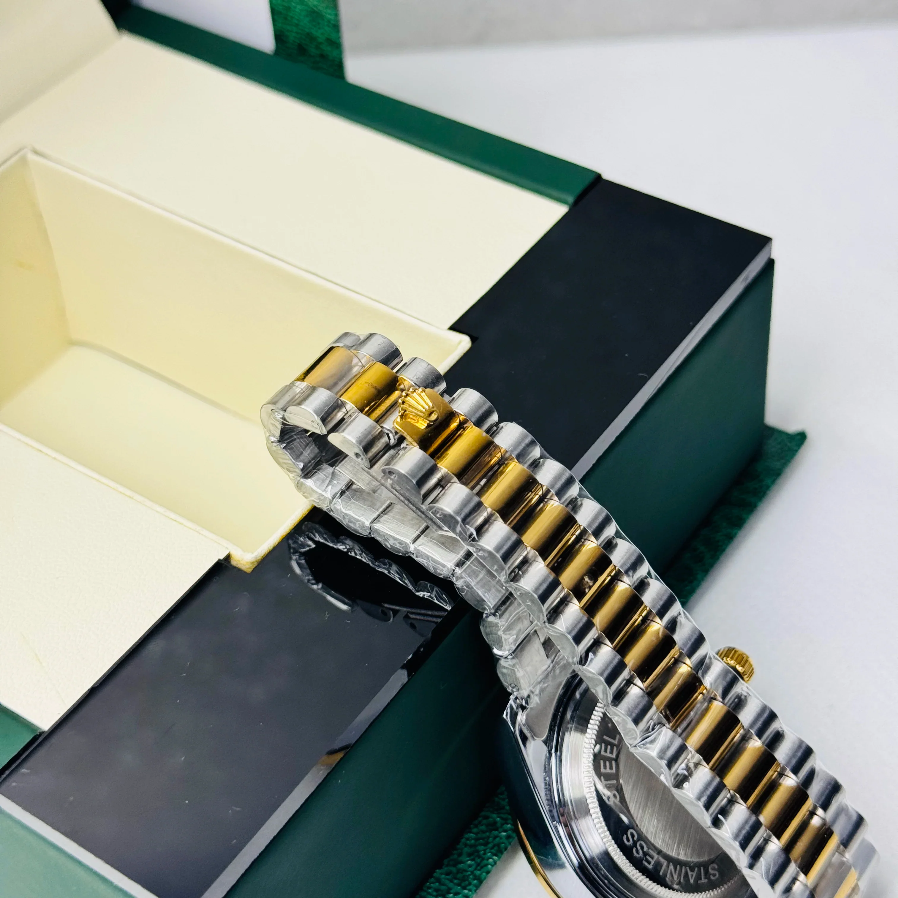 ZEFIRO T-17 RLX DATE-JUST: Premium Integrated Geometric Series - Image 16